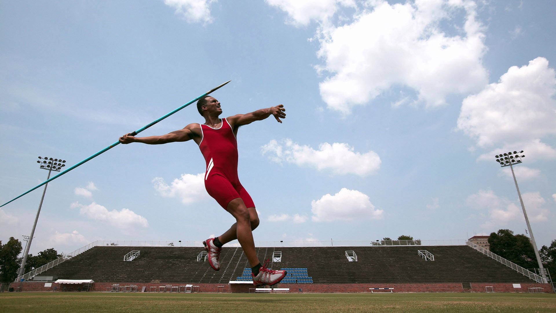 体育新闻中心助力退役运动员内容创业计划，退役运动员创业政策